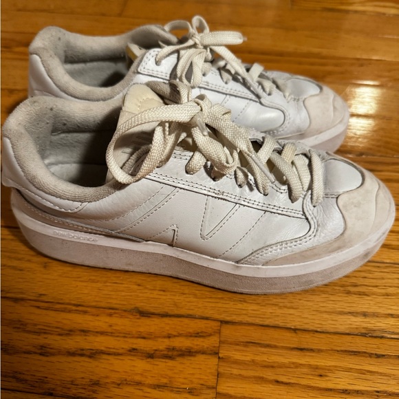 New Balance Unisex CT302 White Sneakers - Picture 1 of 7